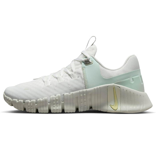 Zapatillas de entrenamiento Nike Free Metcon 5 Premium para mujer (FJ1548-100 Summit White/Sea Glass/Barely Green/Light Lemon Twist) Talla 7