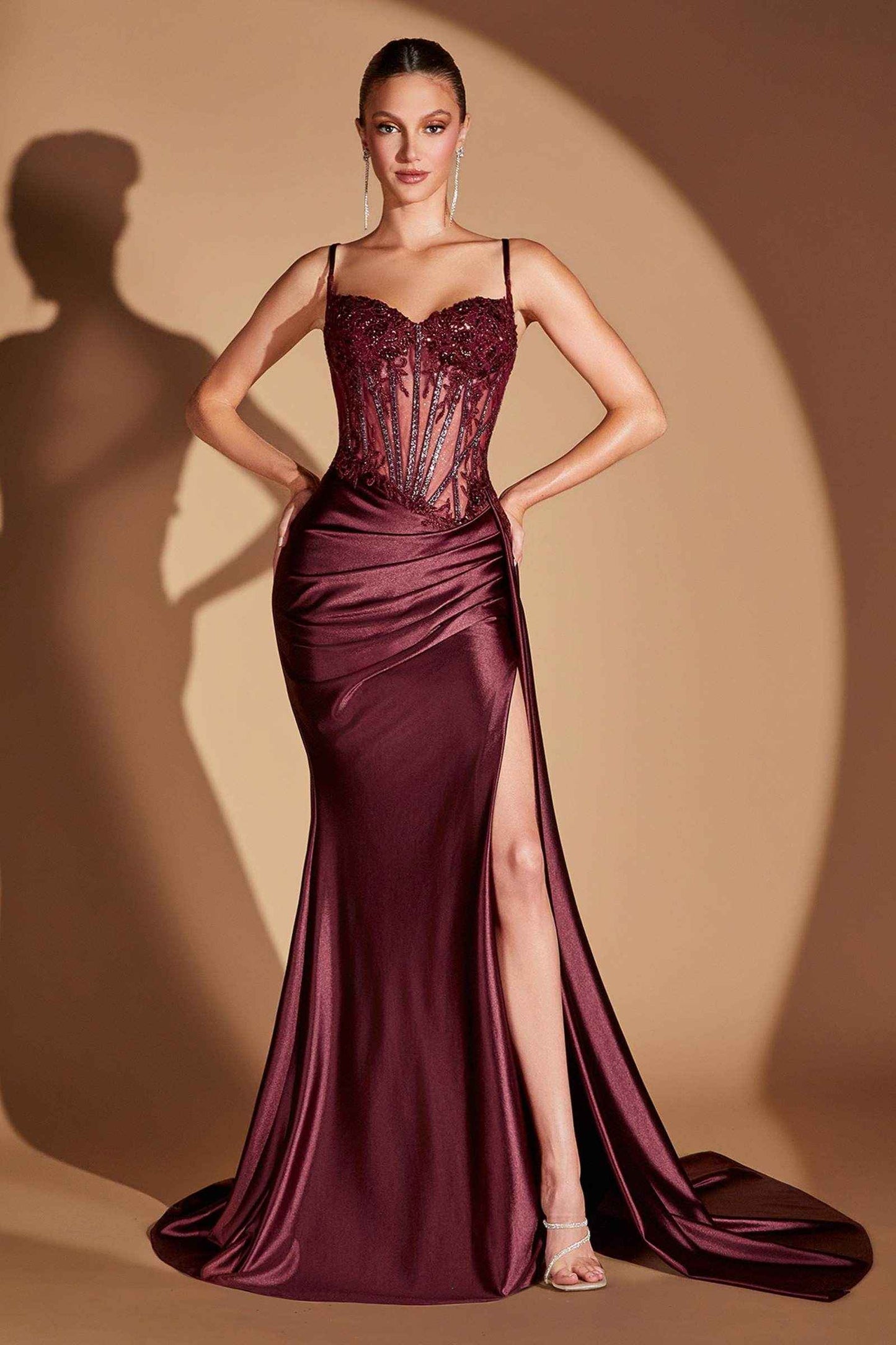 OFERTA ESPECIAL - Vestido largo de noche plateado Ladivine CD868 glamuroso con detalles de encaje y banda lateral (Talla 2)