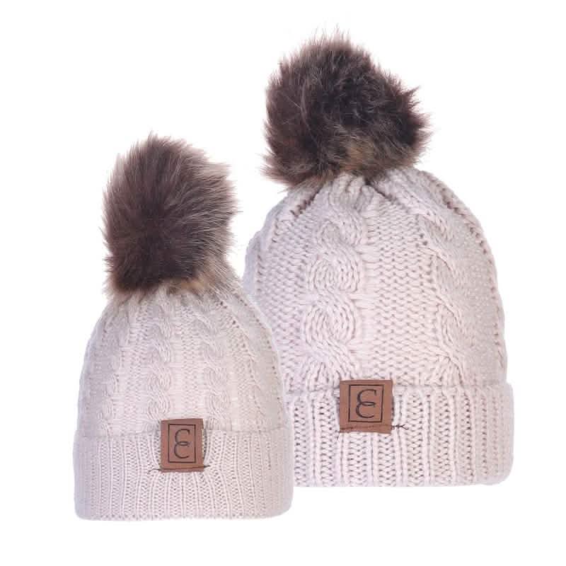 Gorros de pompón chic para mamá e hija
