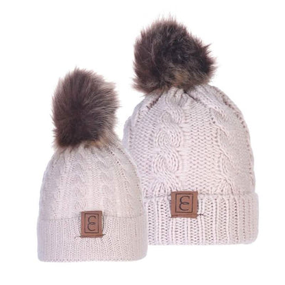 Gorros de pompón chic para mamá e hija