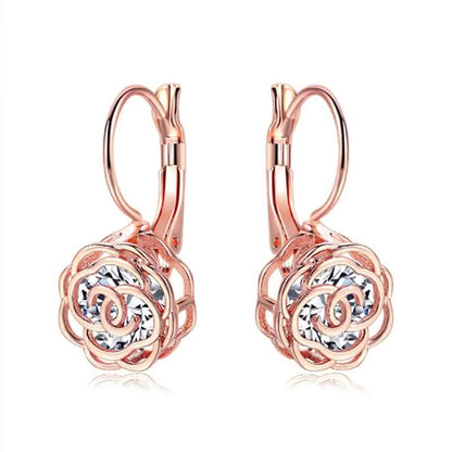 Pendientes florales de palanca hacia atrás Cystal en oro