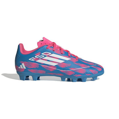 Zapatillas de fútbol adidas F50 Club Youth para terreno firme - Ajuste cómodo con parte superior sintética texturizada y suela versátil (Azul solar/Blanco/Rosa solar Sistema de tallas de calzado de EE. UU. Niño pequeño numérico mediano 2.5)