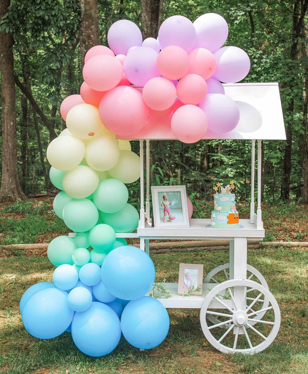 Pastel Green - Kiwi Kiss Balloon Garland