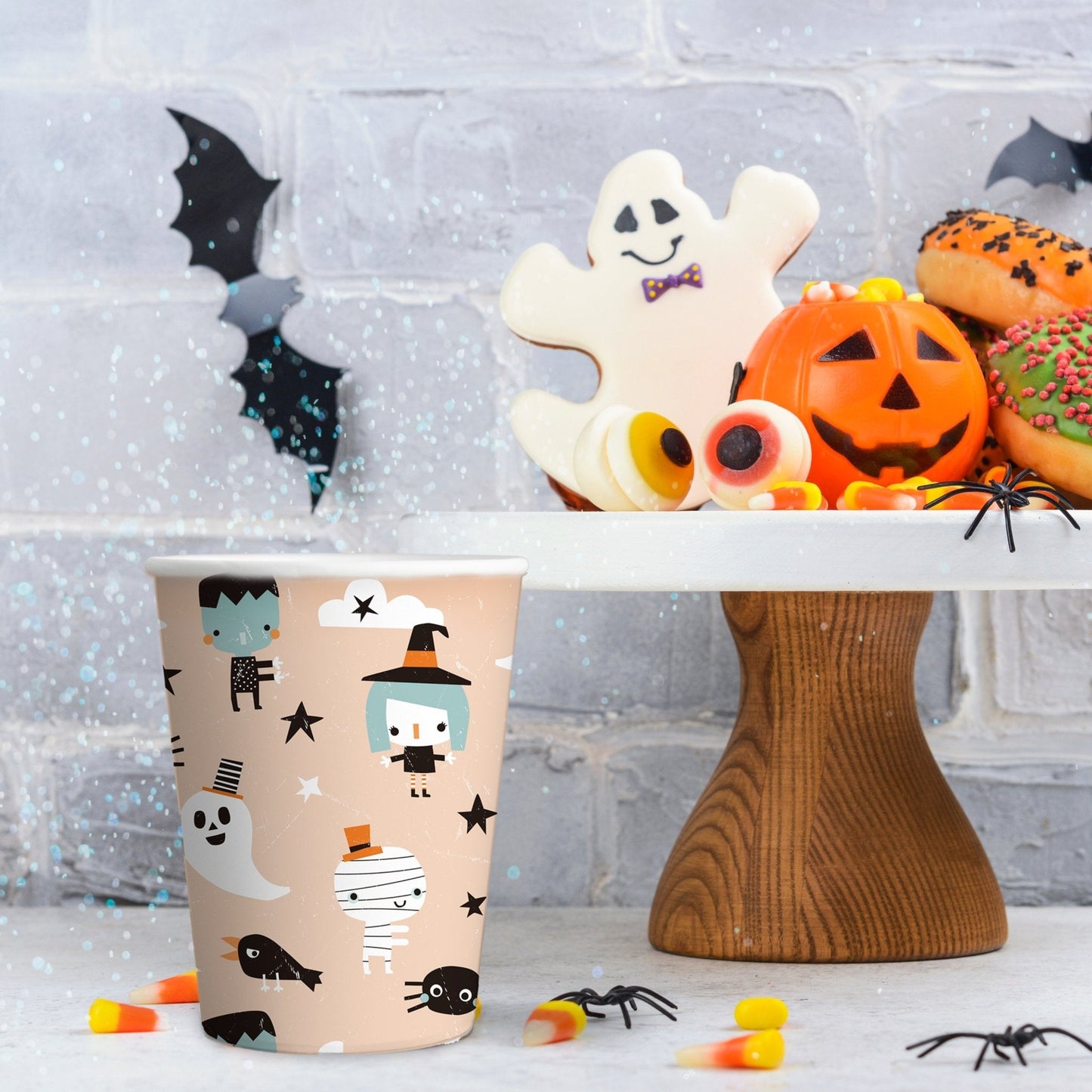 Vasos de papel con icono de amigos de Halloween