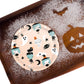 Platos de cartón con icono de amigos de Halloween