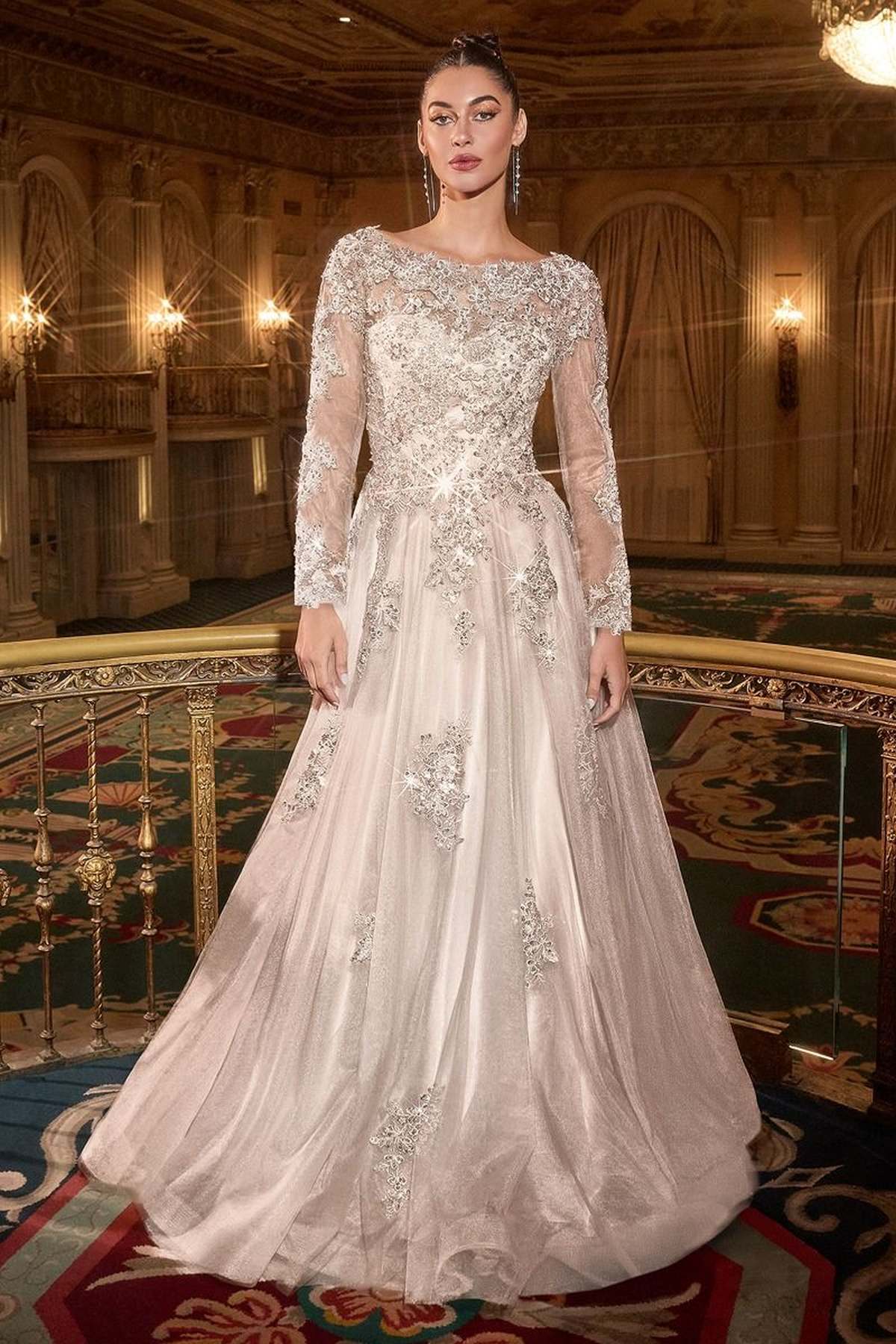 Ladivine J883W Vestido de novia acampanado corte A manga larga apliques de encaje