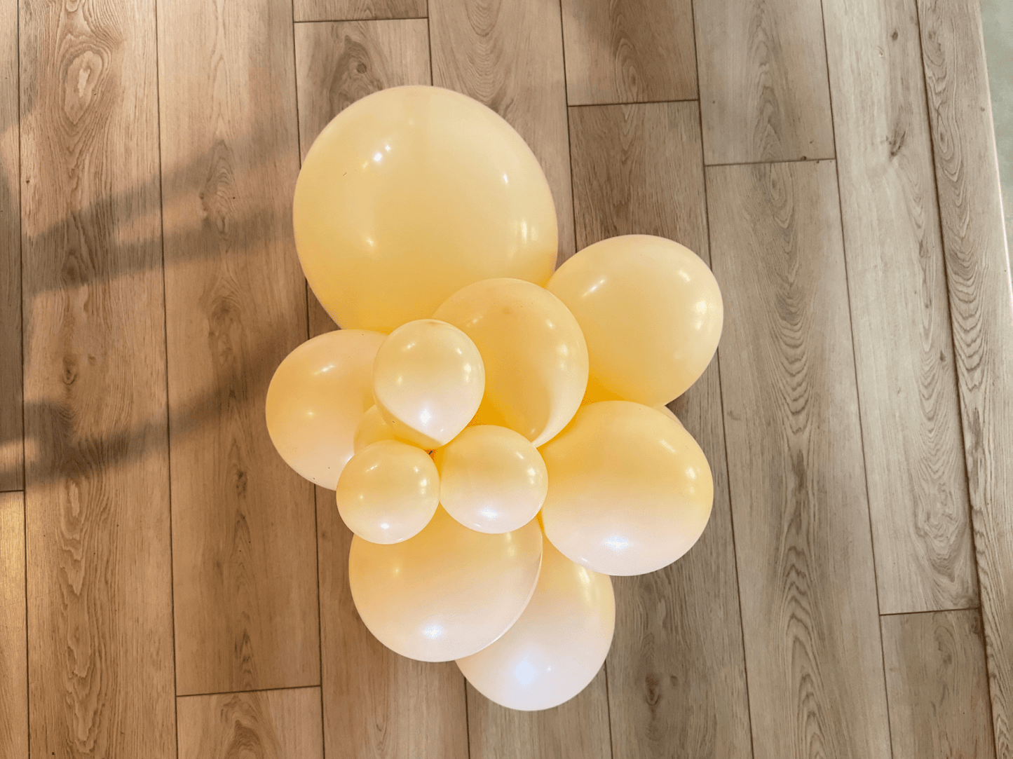 Globos de látex prémium color durazno en racimo (5, 11 y 17 pulgadas)