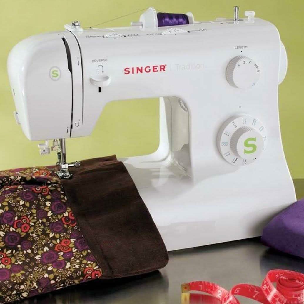 Máquina de coser Singer 2277 Tradition Essential (restaurada)