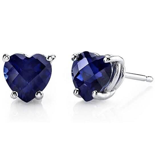 Pendientes de corazón de zafiro de 2,00 CTTW en plata de ley
