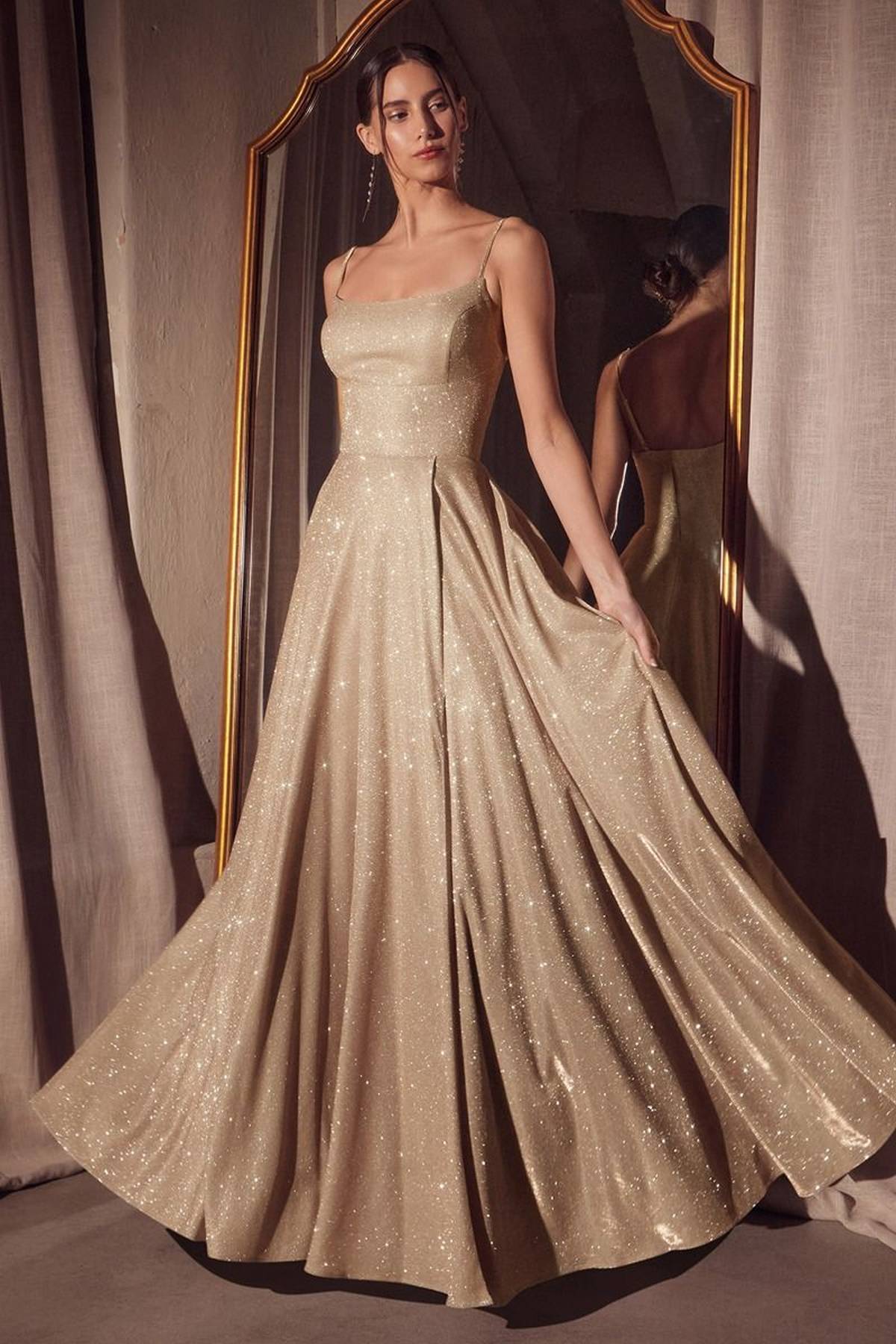 Vestido de Noche Acampanado con Brillo Ladivine Amoris T213 sin Mangas y Tirantes Finos