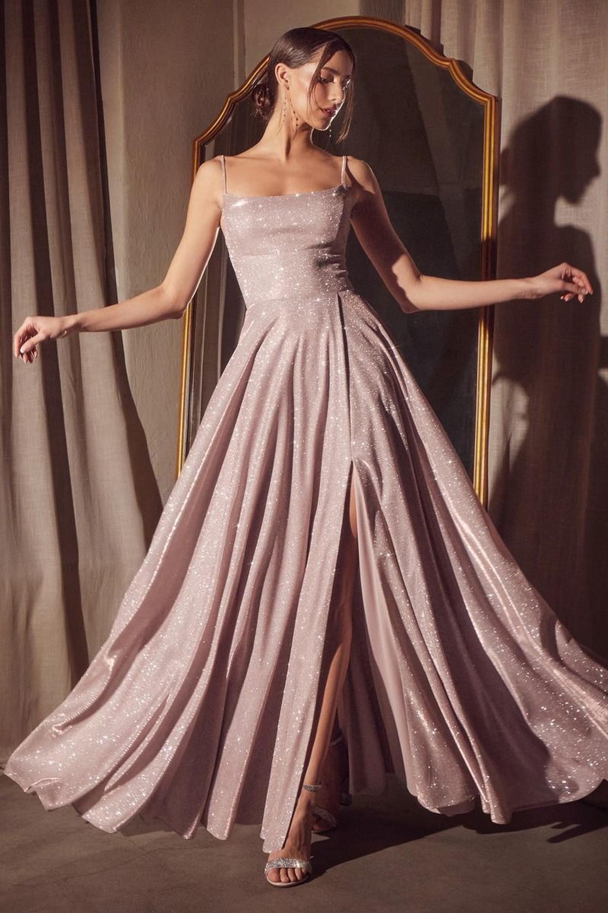 Vestido de Noche Acampanado con Brillo Ladivine Amoris T213 sin Mangas y Tirantes Finos