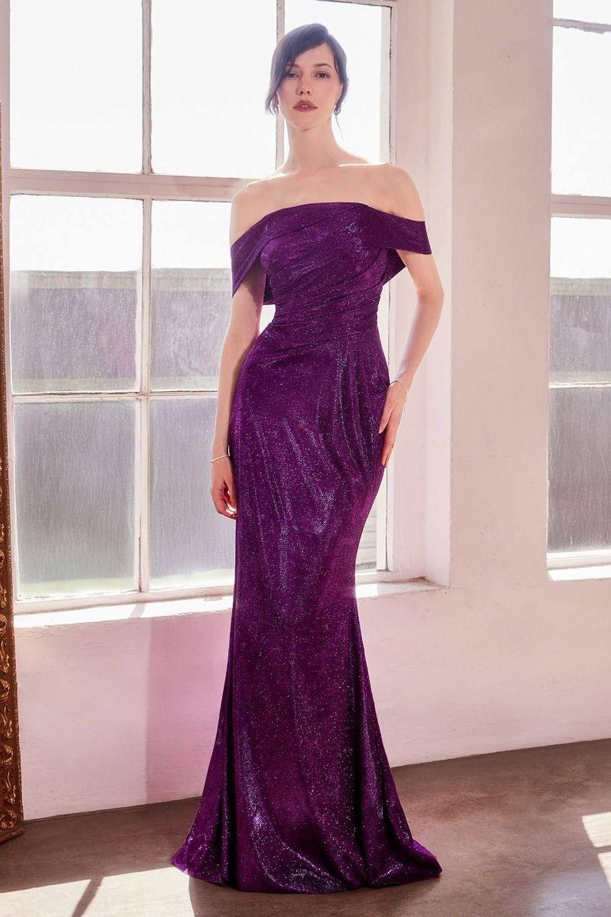 Vestido de gala ajustado clásico modesto con hombros descubiertos Ladivine Amoris T603
