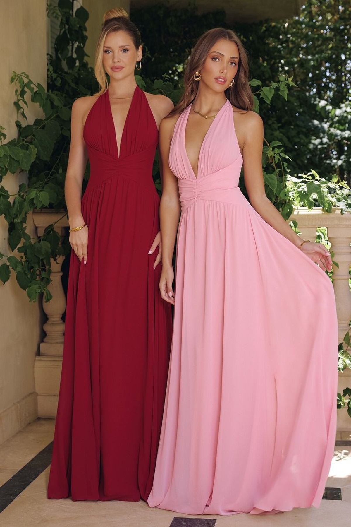 Vestido de noche Amoris T715 de chifón con escote halter y corte en A
