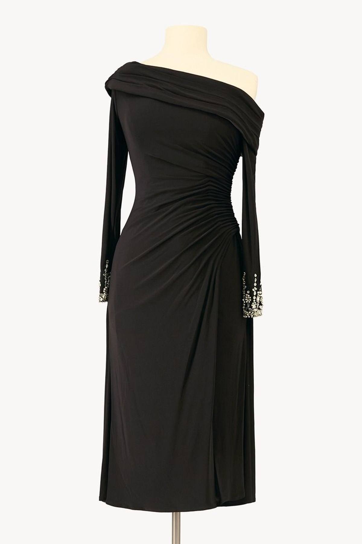 Vestido Ladivine Amoris T803 de manga larga sin hombros hasta la rodilla