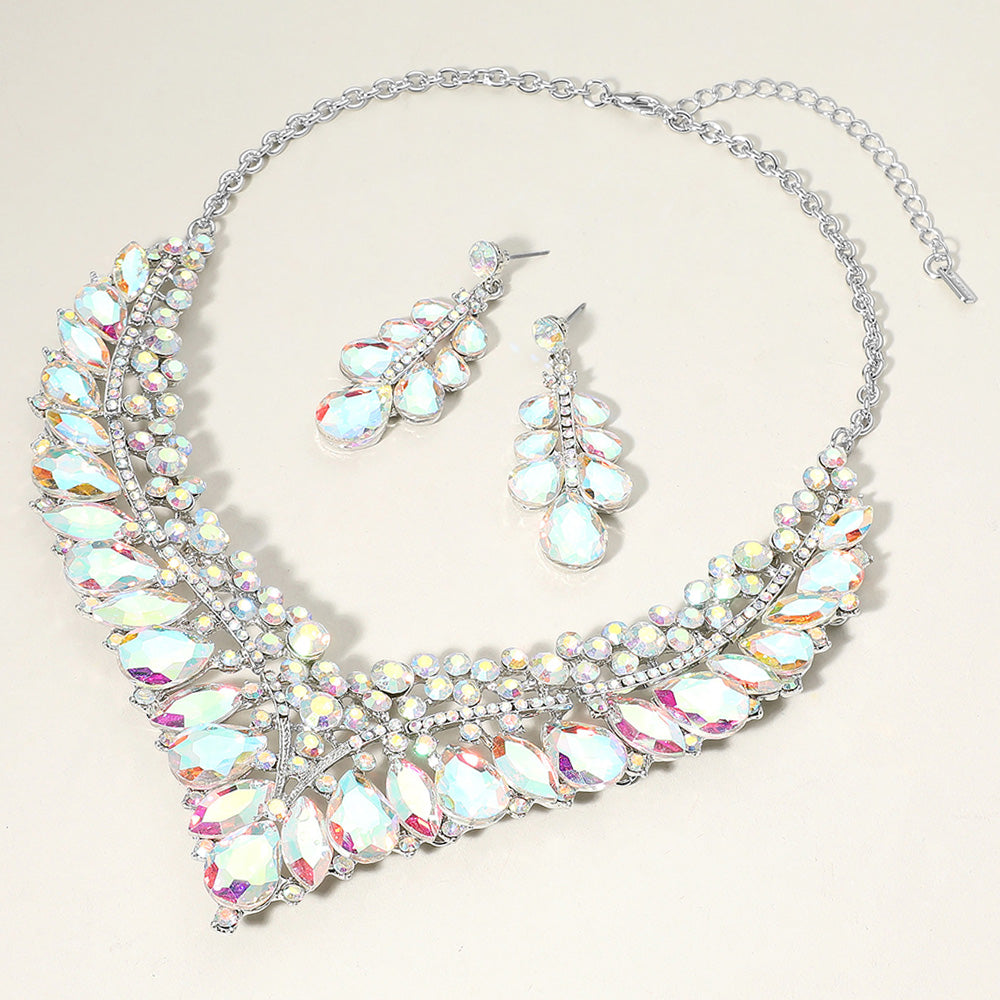Collar de noche con forma de V adornado con piedras redondas, marquesa y lágrima