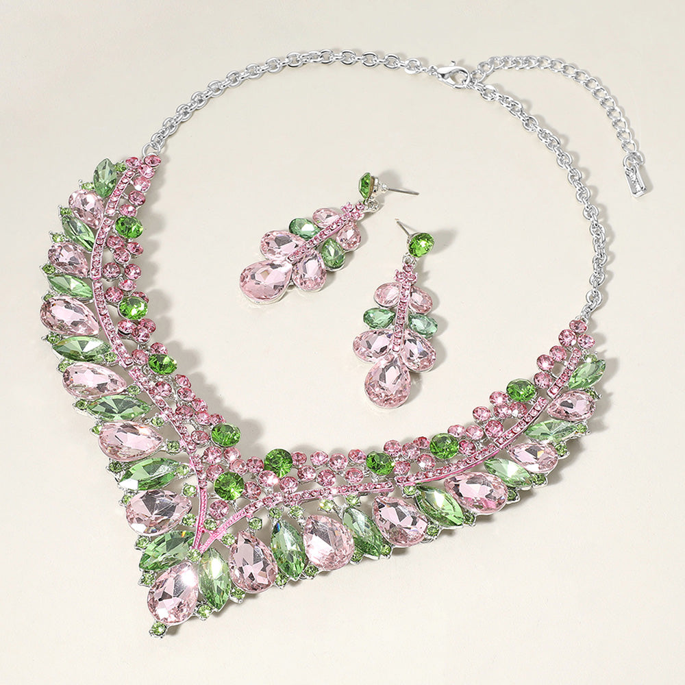 Collar de noche con forma de V adornado con piedras redondas, marquesa y lágrima