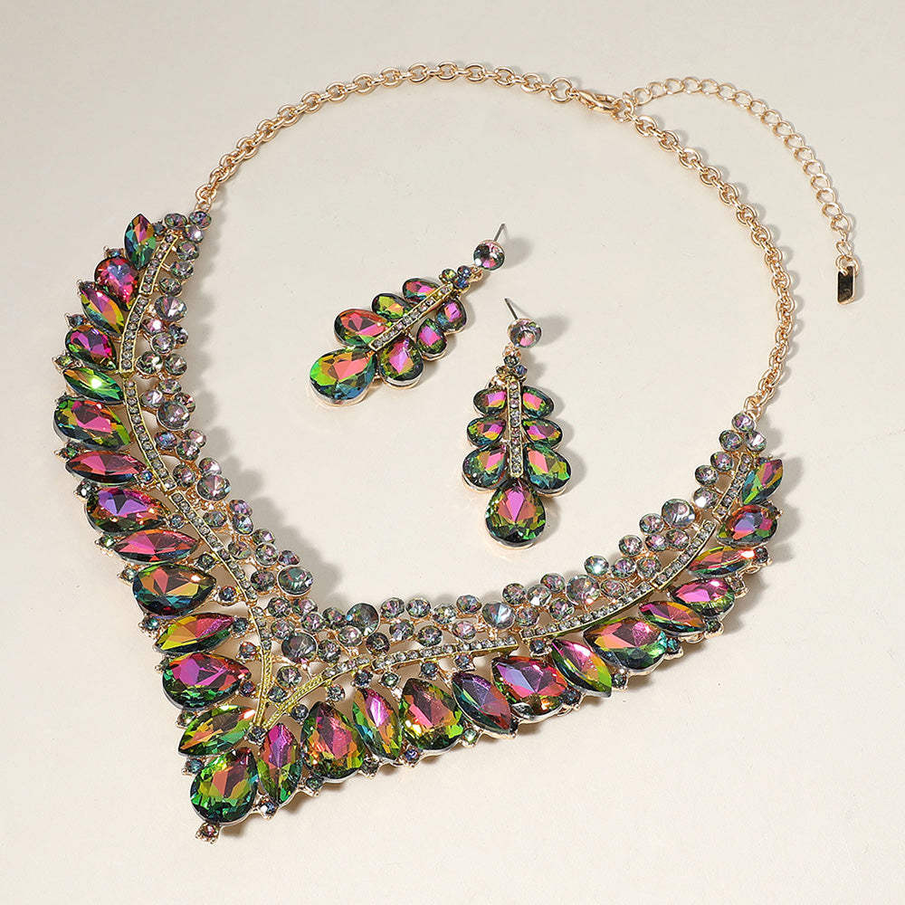 Collar de noche con forma de V adornado con piedras redondas, marquesa y lágrima
