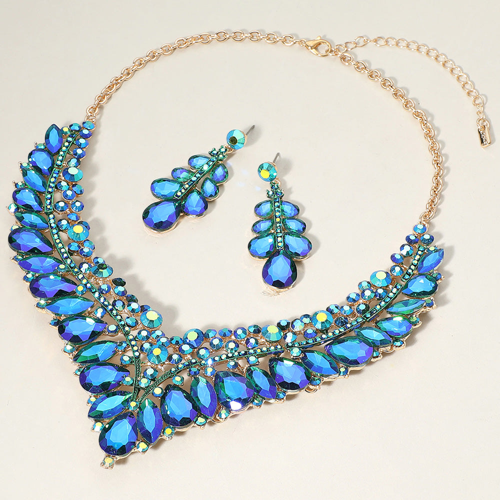 Collar de noche con forma de V adornado con piedras redondas, marquesa y lágrima