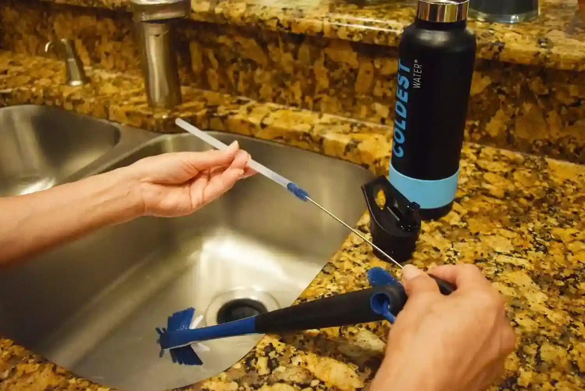Cepillo para botellas The Coldest Water: 3 herramientas en 1