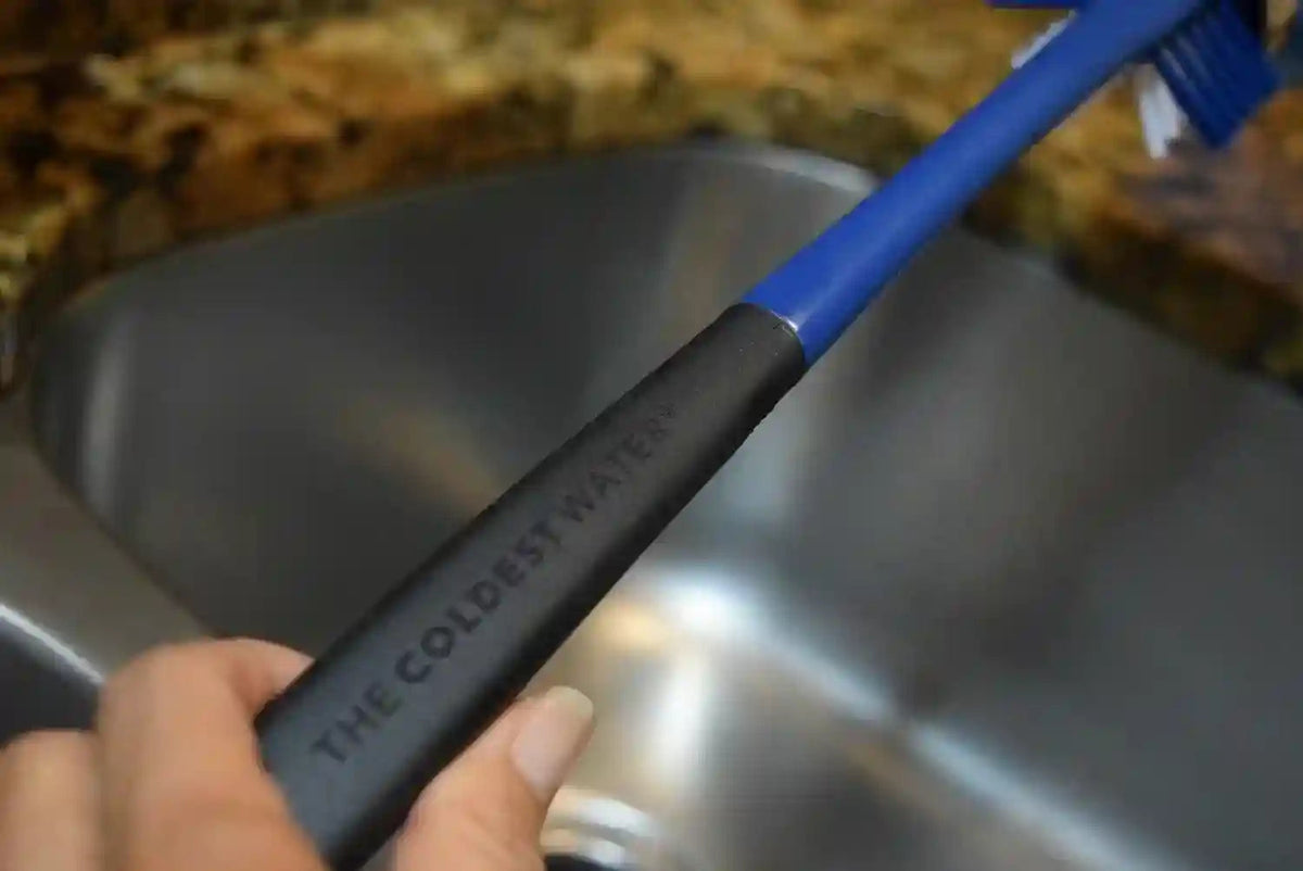 Cepillo para botellas The Coldest Water: 3 herramientas en 1