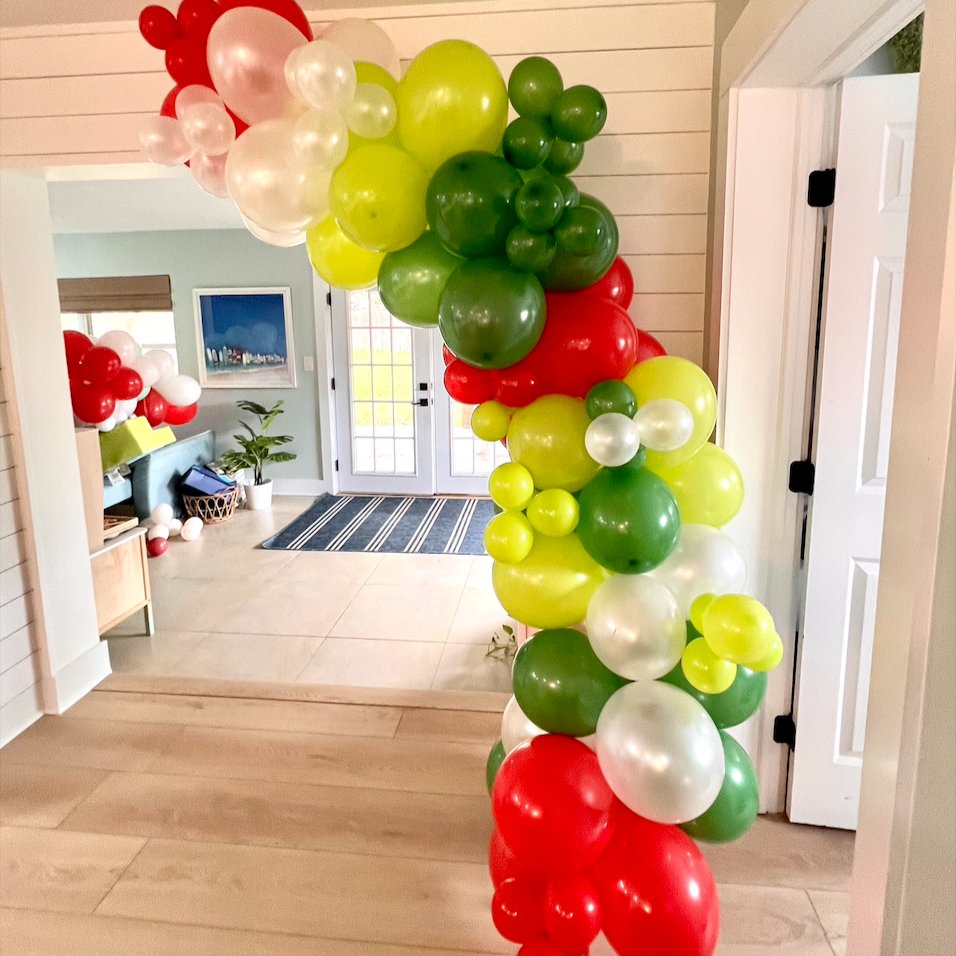 Guirnalda de Globos de Navidad Inspirada en Grinchmas