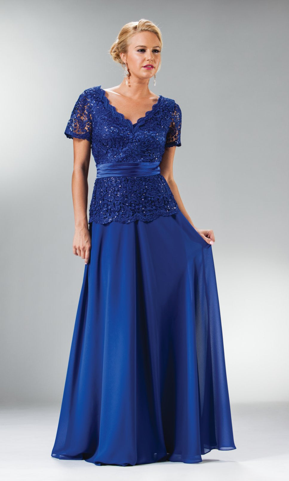 LIQUIDACIÓN - Cinderella Divine 1452 - Vestido largo negro con top de encaje y cuello en V (Talla 2XL)